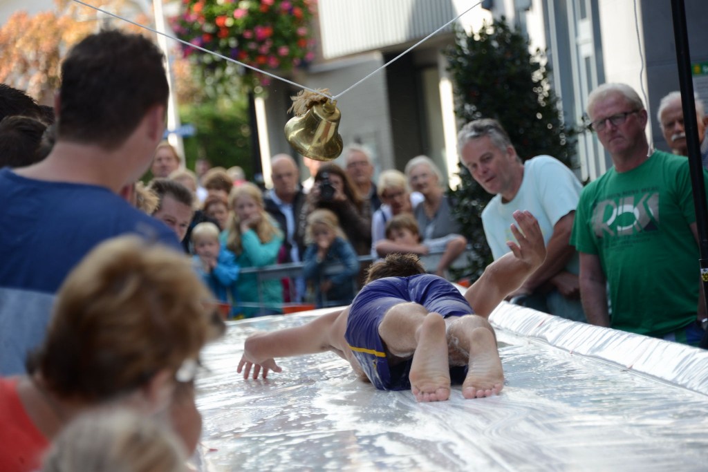 ../Images/Donderdag kermis 020.jpg